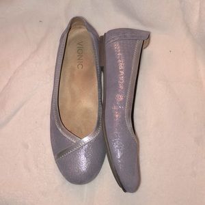 Vionic Carroll flat in pewter size 6.5